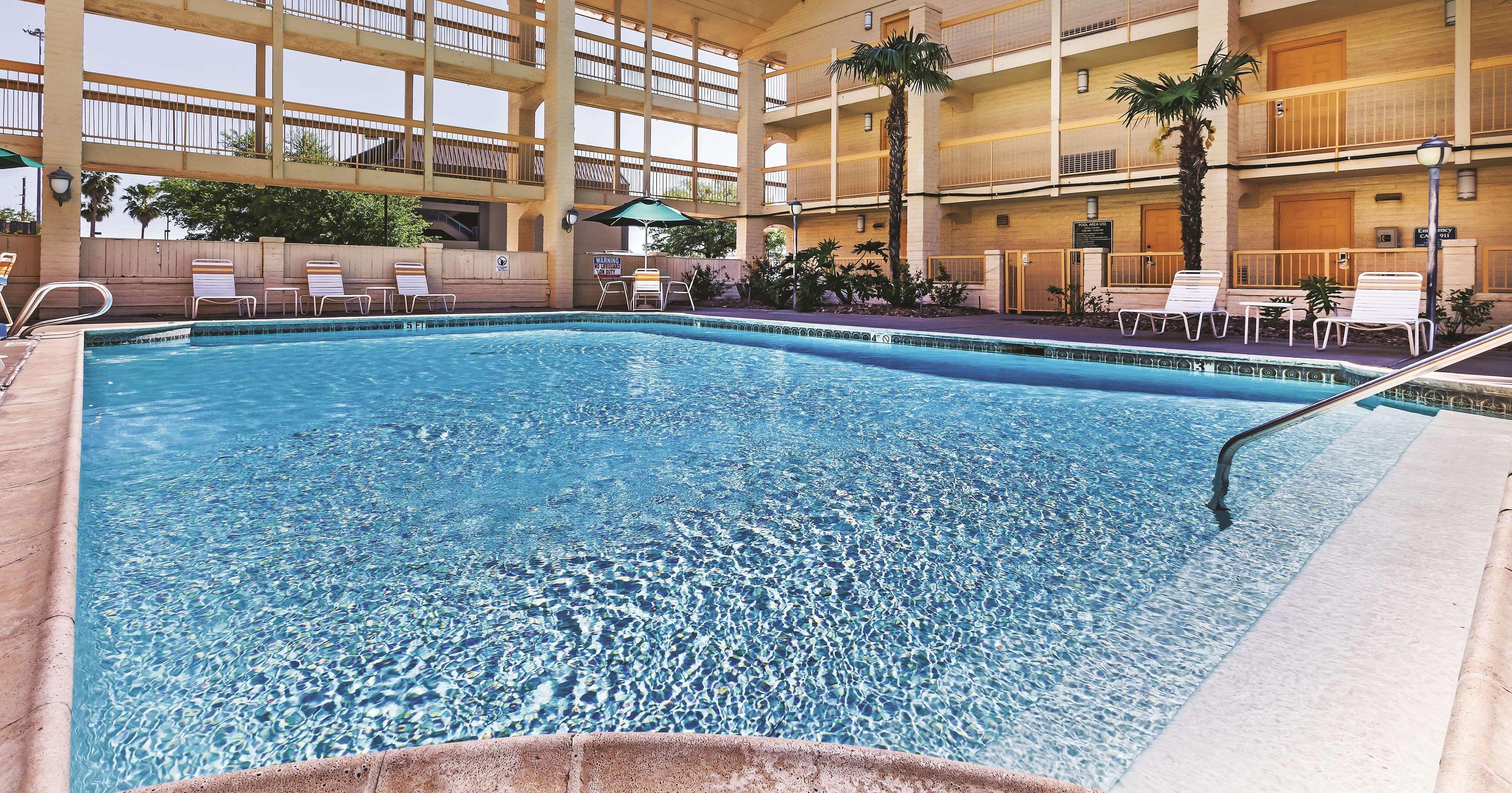 Hotel Travelodge By Wyndham Houston Cy-fair 3*