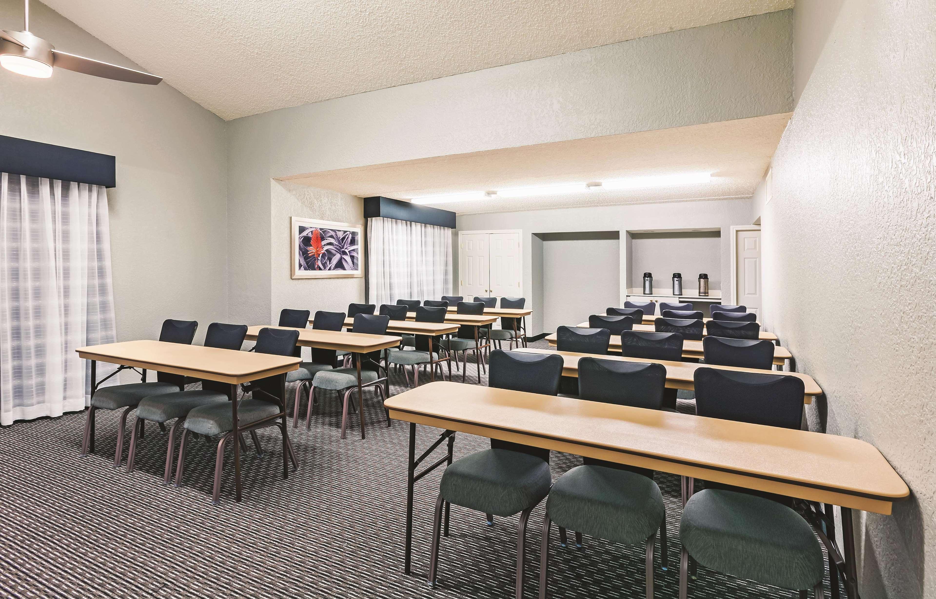 Travelodge By Wyndham Cy-fair 3* Cypress