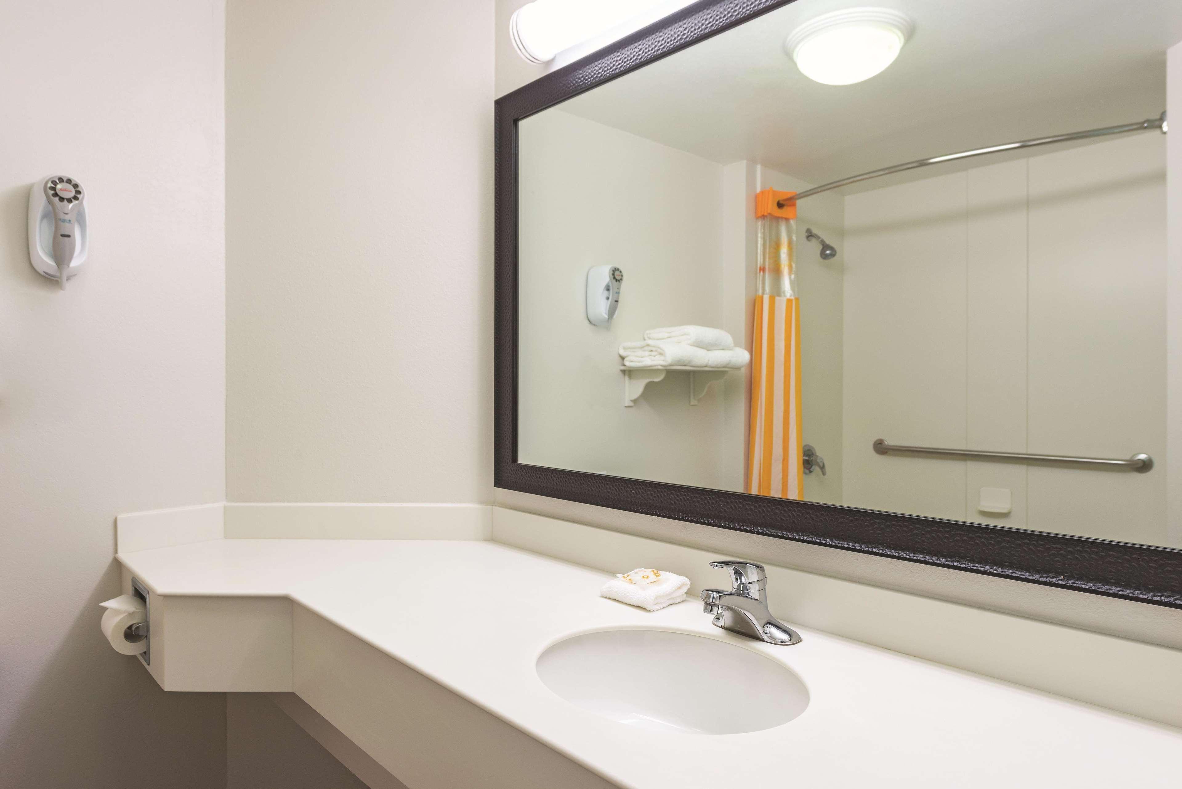 Travelodge By Wyndham Houston Cy-fair