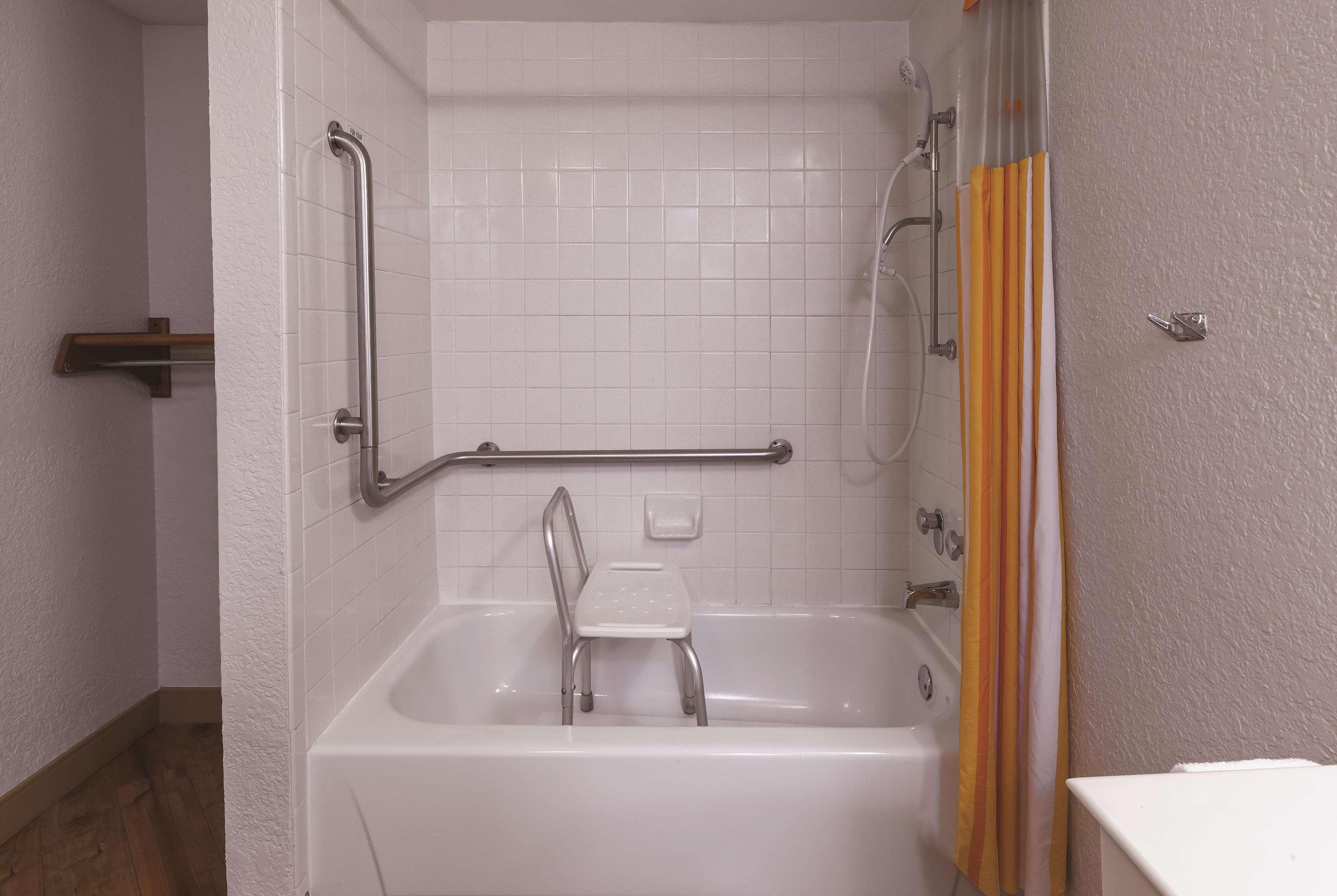 Travelodge By Wyndham Houston Cy-fair Hotel Cypress